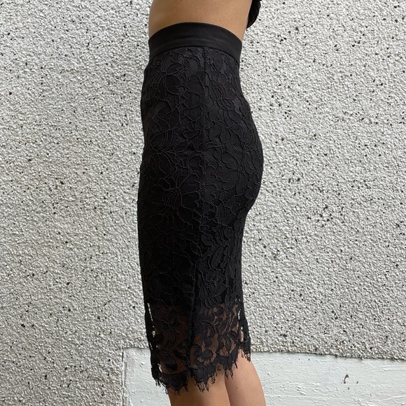 Lace knee length skirt - Picture 4 of 4